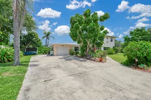 490 Creek Ln Dr, Englewood, FL 34223 - Photo 8