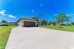 1139 Primrose Rd, Venice, FL 34293 - Photo 2
