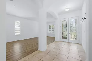 9089 Willow Brook Dr, Sarasota, FL 34238 - Photo 6
