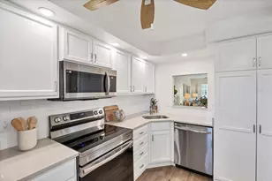 210 Santa Maria St, Venice, FL 34285 - Photo 14
