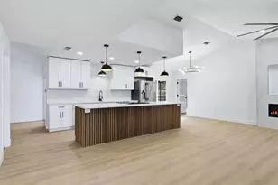 6909 9th Ct E, Sarasota, FL 34243 - Photo 8