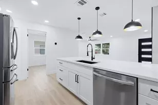 6413 S Englewood Ave, Tampa, FL 33611 - Photo 12