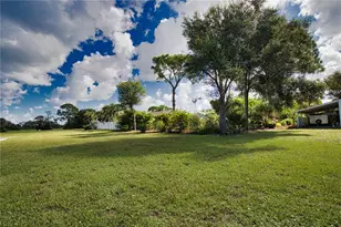 916 Bayshore Dr, Englewood, FL 34223 - Photo 84