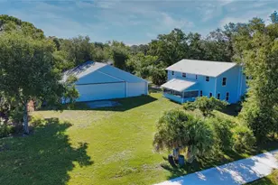 916 Bayshore Dr, Englewood, FL 34223 - Photo 96