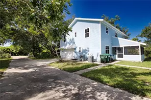 916 Bayshore Dr, Englewood, FL 34223 - Photo 12