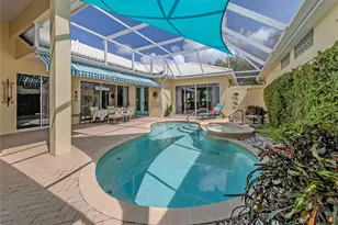 228 Vestavia Dr, Venice, FL 34292 - Photo 4