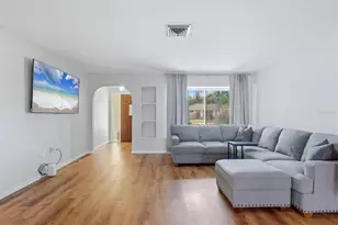 1007 Olympia Rd, Venice, FL 34293 - Photo 10
