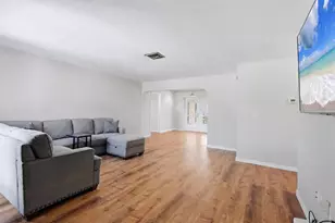 1007 Olympia Rd, Venice, FL 34293 - Photo 6