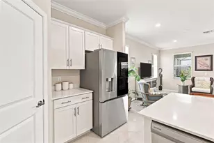 11390 Burgundy Dr, Venice, FL 34293 - Photo 12
