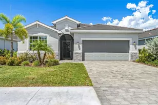11390 Burgundy Dr, Venice, FL 34293 - Photo 1