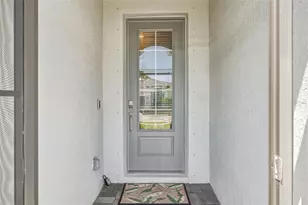 11390 Burgundy Dr, Venice, FL 34293 - Photo 4