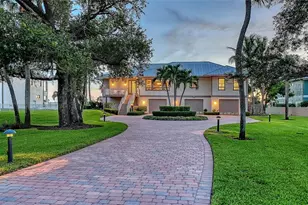 1115 Bayshore Dr, Englewood, FL 34223 - Photo 10