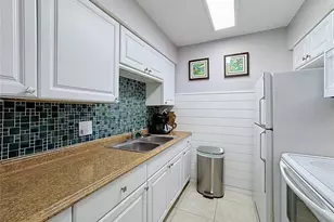612 Guild Dr, Venice, FL 34285 - Photo 10
