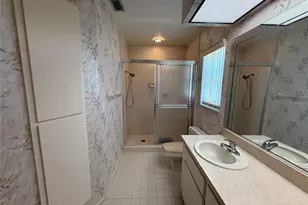386 Pineview Dr, Venice, FL 34293 - Photo 16
