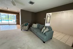 386 Pineview Dr, Venice, FL 34293 - Photo 8