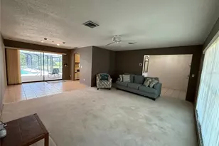 386 Pineview Dr, Venice, FL 34293 - Photo 10