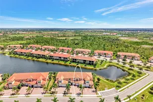 10212 Staggerbush Dr, Venice, FL 34293 - Photo 4