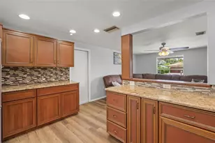 4018 Dyer Ln, Sarasota, FL 34232 - Photo 8