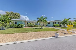 918 Gibbs Rd, Venice, FL 34285 - Photo 4