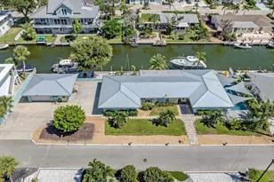 918 Gibbs Rd, Venice, FL 34285 - Photo 2