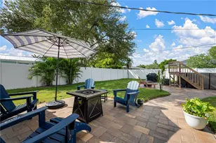 2828 Gulf Gate Dr, Sarasota, FL 34231 - Photo 32