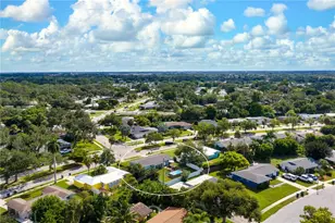 2828 Gulf Gate Dr, Sarasota, FL 34231 - Photo 40