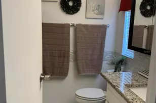772 N Green Cir, Venice, FL 34285 - Photo 10