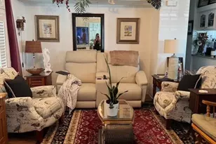 772 N Green Cir, Venice, FL 34285 - Photo 2