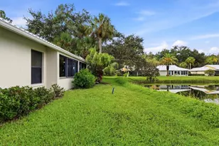 311 Pembroke Ln N, Venice, FL 34293 - Photo 38