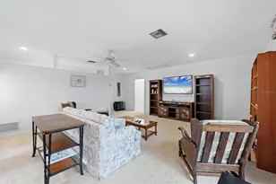 311 Pembroke Ln N, Venice, FL 34293 - Photo 10