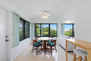 311 Pembroke Ln N, Venice, FL 34293 - Photo 16