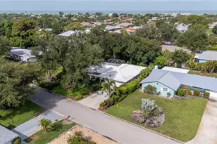 912 Dawn St, Venice, FL 34285 - Photo 48