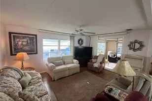 423 Cervina Dr, Venice, FL 34285 - Photo 10