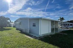 423 Cervina Dr, Venice, FL 34285 - Photo 4