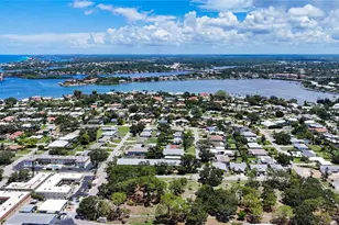509 Parkdale Mews, Venice, FL 34285 - Photo 4