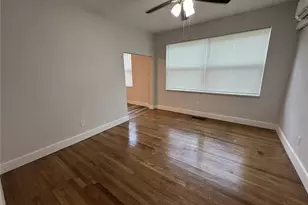 424 Armada Rd S, Venice, FL 34285 - Photo 2