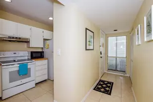 439 Cerromar Ln, Venice, FL 34293 - Photo 4