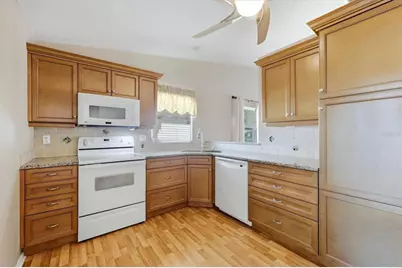 1704 Curry Avenue #39, Nokomis, FL 34275 - Photo 6