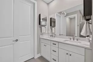 18911 Dayspring Pl, Venice, FL 34293 - Photo 24