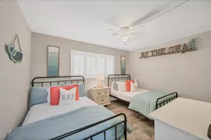 116 Vista Hermosa Cir, Sarasota, FL 34242 - Photo 16