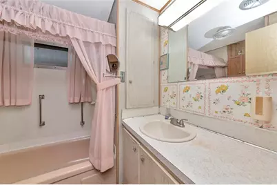 216 Outer Drive E, Venice, FL 34285 - Photo 14
