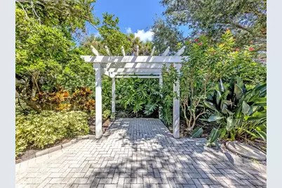 554 Fallbrook Drive, Venice, FL 34292 - Photo 6