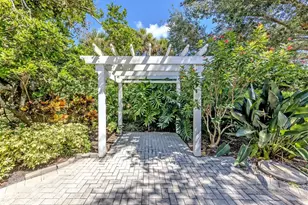 554 Fallbrook Dr, Venice, FL 34292 - Photo 6