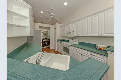 554 Fallbrook Drive, Venice, FL 34292 - Photo 14