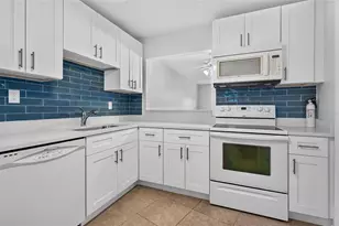 245 Center Rd, Venice, FL 34285 - Photo 2