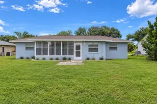 1706 Sandy Ct, Venice, FL 34293 - Photo 2
