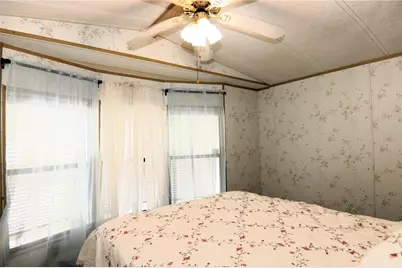 118 N Starboard Drive, Venice, FL 34285 - Photo 12
