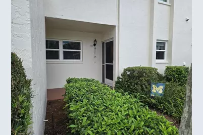 756 Village Circle #102, Venice, FL 34292 - Photo 2