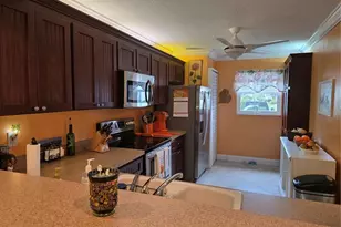 756 Village Cir, Venice, FL 34292 - Photo 12