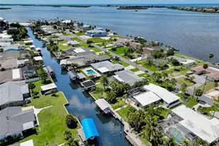 1429 Lemon Bay Dr, Englewood, FL 34223 - Photo 48